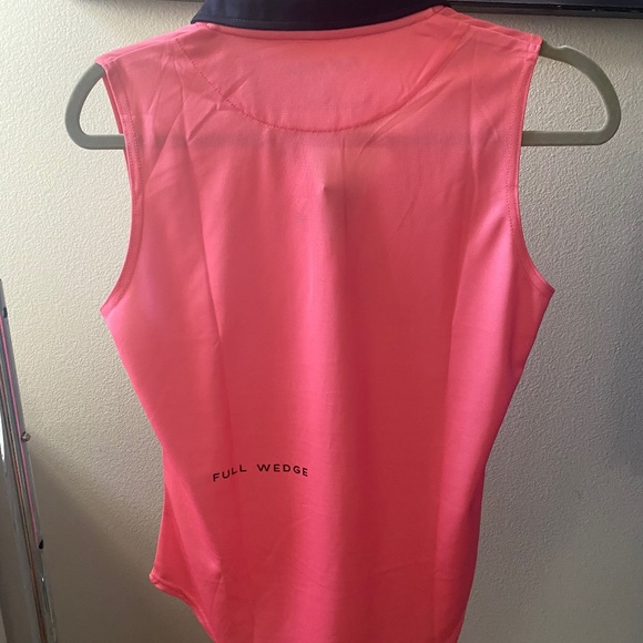 Full Wedge | Golf Polo | Sleeveless Gol Polo | Women’s Shirt | Size M - Picture 3 of 3